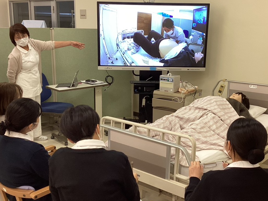 【ICT機器がもたらす看護教育の未来！】「学習の可能性」を大きく革新する演習環境が始動！